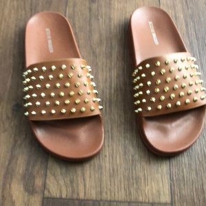 Brown Steve Madden ladies slides